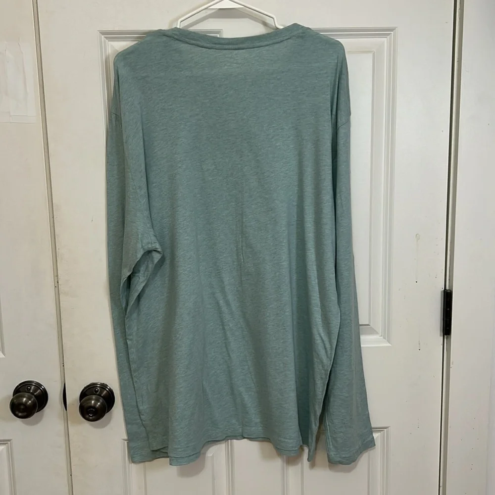 Banana Republic Green Long Sleeve t-shirt size XL green crewneck cotton